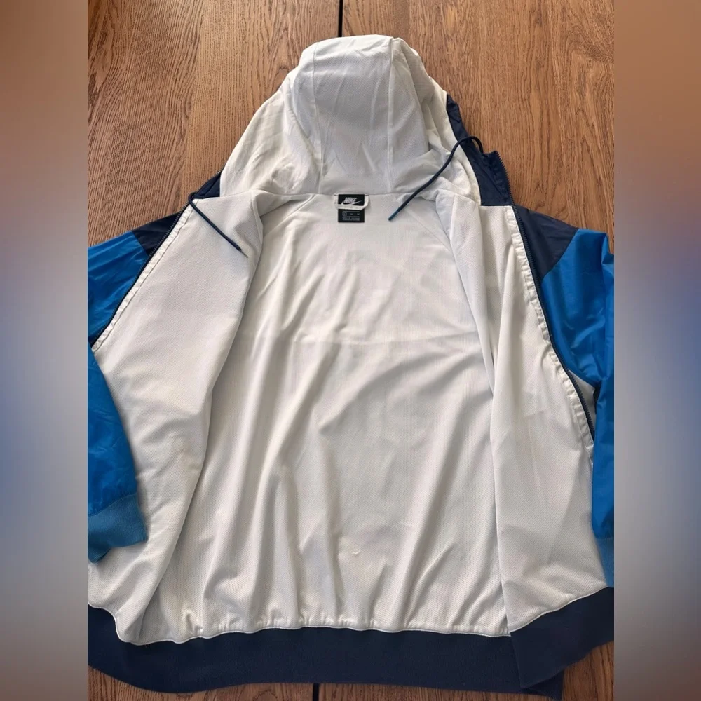 Nike Men's Navy and Cream Windbreaker Jacket Size XL - Picture 5 of 11